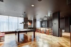 High Rise Skyline DowntownCondo Pool &Free Parking