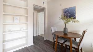 Landing Beautiful 1BD Clubhouse Gym