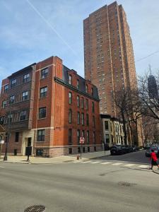 Gold Coast DOWNTOWN CHICAGO Sleeps 20