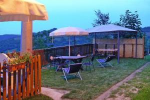Montefortino Apartment with Shared Pool