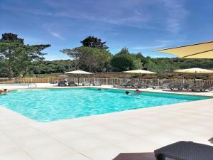 2-Bedroom Family Cottage in Malansac