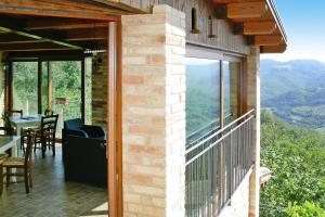 Apartment in Montefortino with communal pool