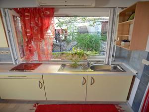 Breezy nook near the beach road