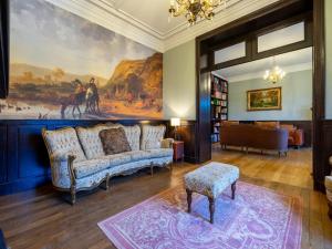 Elegant castle for 12 guests