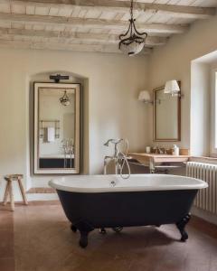 Fattoria Valtellina Villa by Boutique in Chianti