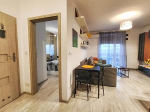 Pod Niebem - Balcony & Parking Apartment