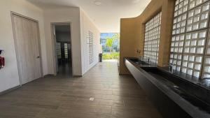 Apartamento frente al mar con piscina