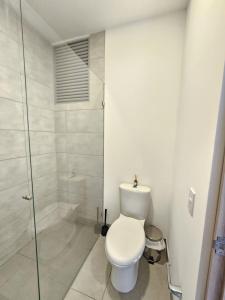 Apartamento frente al mar con piscina