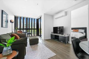 Elegant Richmond Stay Near Cafes and Dining