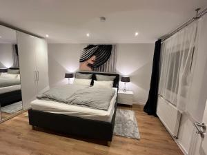 Neue, sanierte, zentrale, helle TOP Wohnung