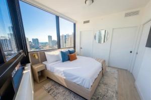 Live the Downtown Vibe - Pool Gym and CoWork - District 225