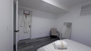 Private Creekstone Basement Suite with Kitchen