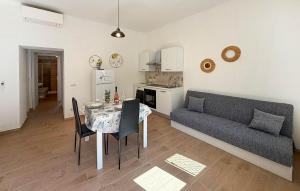 1 Bedroom Pet Friendly Home In Sedini