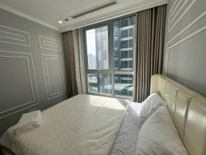 Vinhome Central Park 2 bedroom apartment