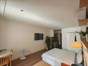 Sky Center Luxury Apartment