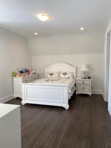 B-Queen bedroom near Yonge-Finch - Willowdale Grand Residence