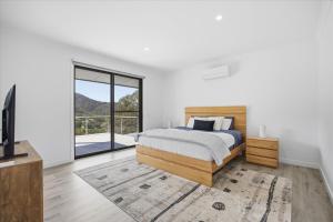 Eildon Valley Views