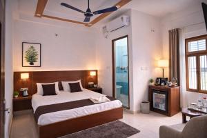 Ahem Palace Home Stay