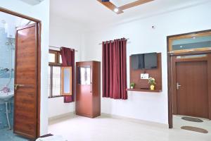 Ahem Palace Home Stay