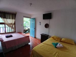 CARIBbEAN Paradise Hotel