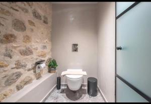 Apollonos 28 Luxury Suites
