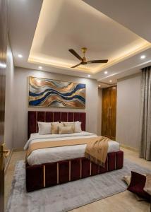 Velvet Den Luxury Living in South Delhi Prime area 3BHK with 3 bedroom 2 bathroom with kitchen and hall and balcony