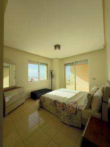 Appartement Luxe Vue Ville & Piscine