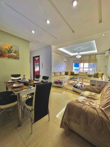 Appartement Luxe Vue Ville & Piscine