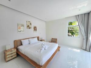 3 Bedrooms Holiday Pool Villa Skylight