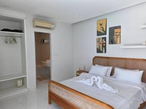 3 Bedrooms Holiday Pool Villa Skylight
