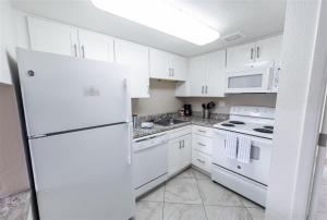 103 Fully Furnished 1BR Suite-Prime Location