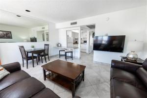Scottsdale Park Suites - 210