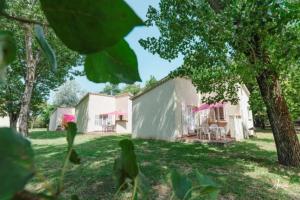 ZEcamping 2 étoiles accès direct à la plage chiens acceptés piscine