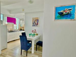 Acqua Santa Summerland Apartments