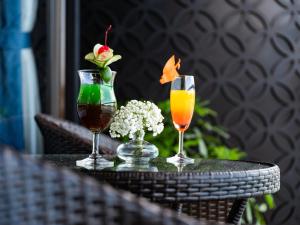 La Casta Regal Premium Lan Ha Bay Cruise, Private Luxury Balcony and Bathtub Suites Experience