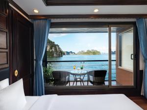 La Casta Regal Premium Lan Ha Bay Cruise, Private Luxury Balcony and Bathtub Suites Experience