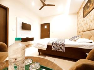 THE SEVEN SKY - By Sky Hotels & Homestays