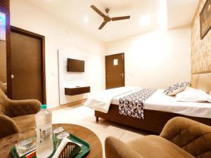 THE SEVEN SKY - By Sky Hotels & Homestays