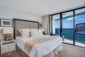 8 The Esplanade, Surfers Paradise QLD 4217, Australia.