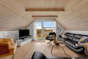 Lovely Holiday Home With A View Of The Fishing Lake And The Fjord