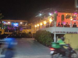 Nanas Bar & Hotel