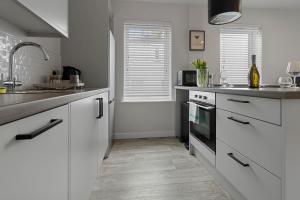 City Hub - 2 Bed Apartment - Short Stays UK Ltd