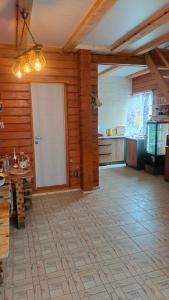 Вілла 4 качки - будинок з чаном в лісі біля Львова