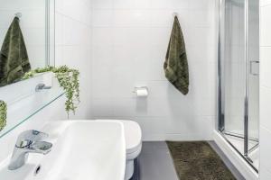 Student Only, Bronze Studio Upper Level White City