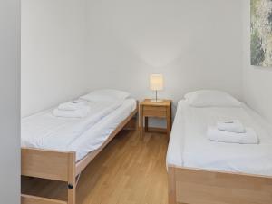 Beautiful, quite and very central 2 bedroom flat (Sky6)