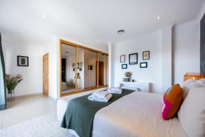 Burgau Sea View, Beach & Pool Villa