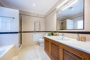 Burgau Sea View, Beach & Pool Villa