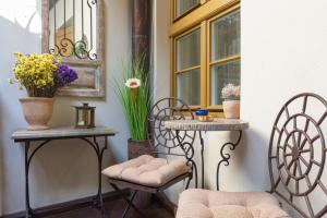 Sienna, unique oasis with views in Old Towns heart