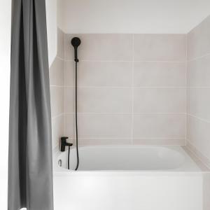 1 Appart Hôtel Chambre privée, espaces communs partagés, Centre Rouen Gare, Linge & Ménage inclus