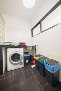 Falcon Flat by Mth